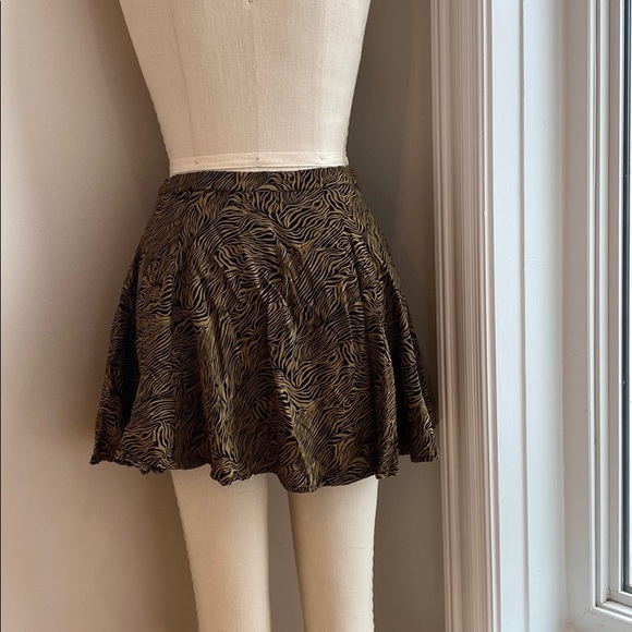 UOutfitters button up flared skirt. Never worn. - Picture 3 of 4